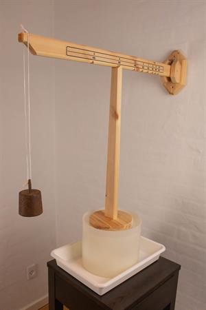 Ostepresse til DANBO-type og andre faste oster,  model til vægmontering